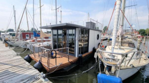 Hausboot Aava